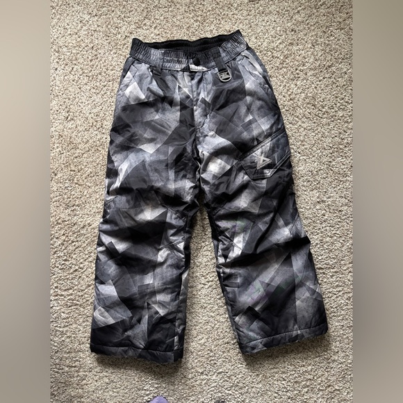 ZeroXposur Other - ZeroXposur Ski/Snowboard Pants Black Gray Camo Cargo Insulated Youth 5-6